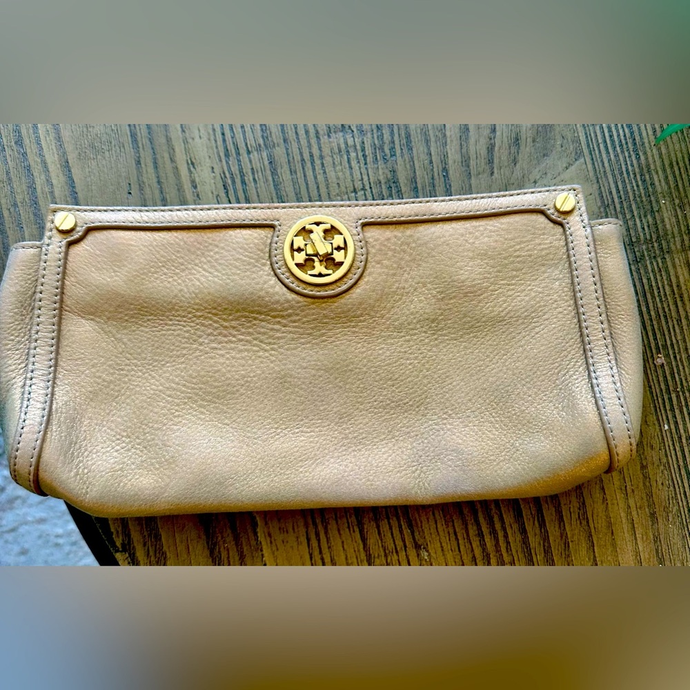 Tory Burch Clutch, gold, good condition
